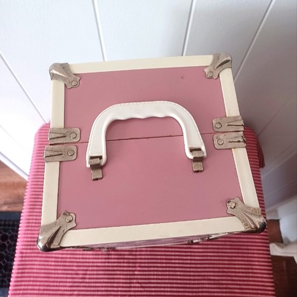 Vintage Doll Traincase - Picture 6 of 13